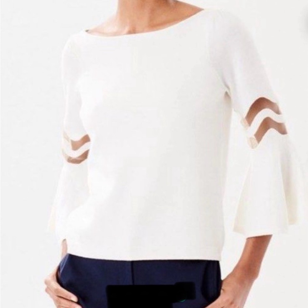 OSCAR DE LA RENTA FLUTTER SLEEVE KNIT TOP. With mesh insets.Small. Off-white🤍